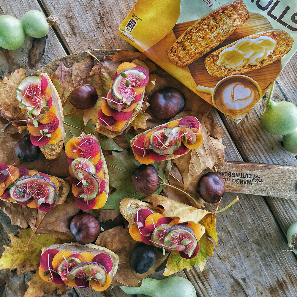 Krisprolls met gekonfijte eendenbout in Hibiscus gelei